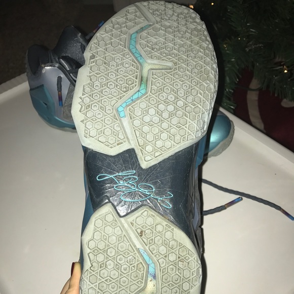 Lebron 11s Nike - Picture 3 of 4